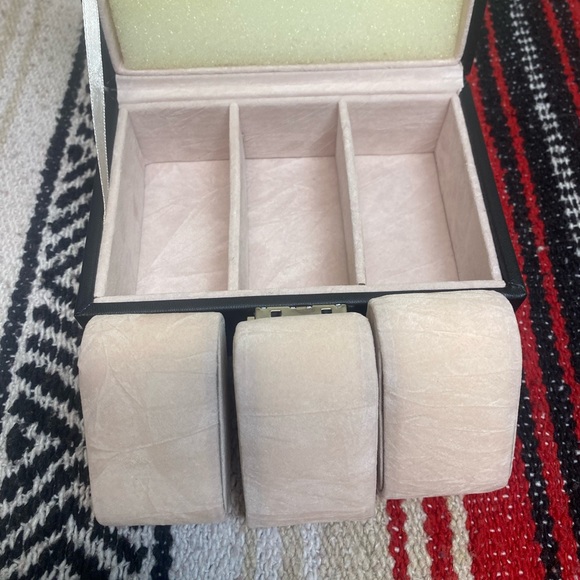 3 Slot Locking Watch Box Organizer Display Case with Key & Glass Window Black - Picture 13 of 14